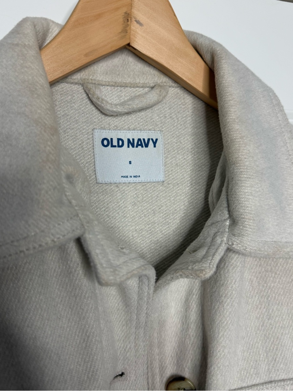 Old Navy Cream Button-Front Utility Shacket - Picture 3 of 4